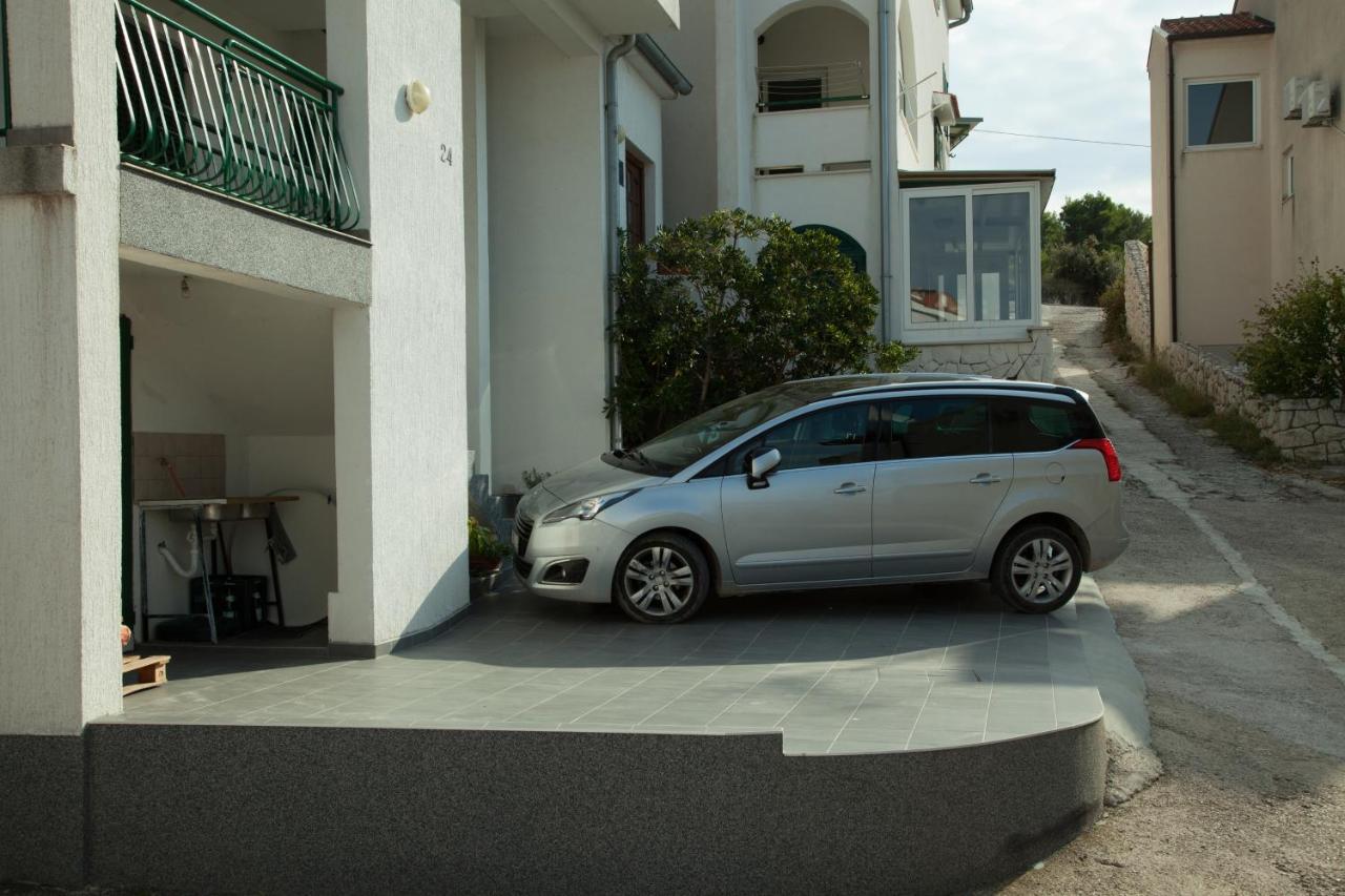 Apartments By The Sea Bilo, Primosten - 4191 Exterior foto
