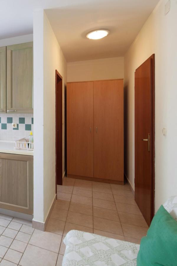 Apartments By The Sea Bilo, Primosten - 4191 Exterior foto