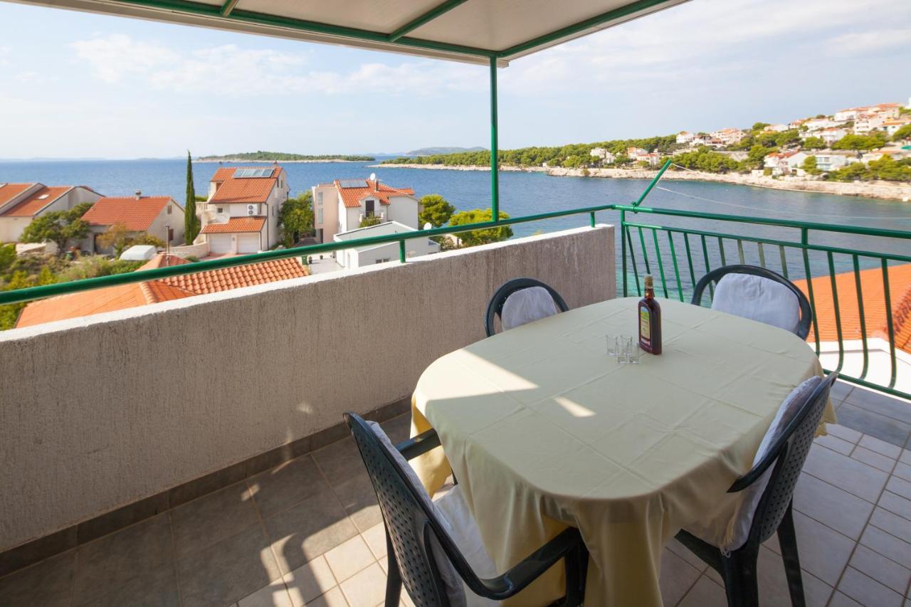 Apartments By The Sea Bilo, Primosten - 4191 Exterior foto